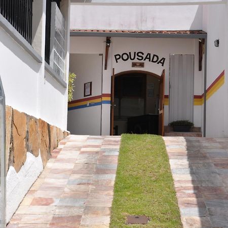 Pousada Rainha Dos Anjos Mariana Bagian luar foto